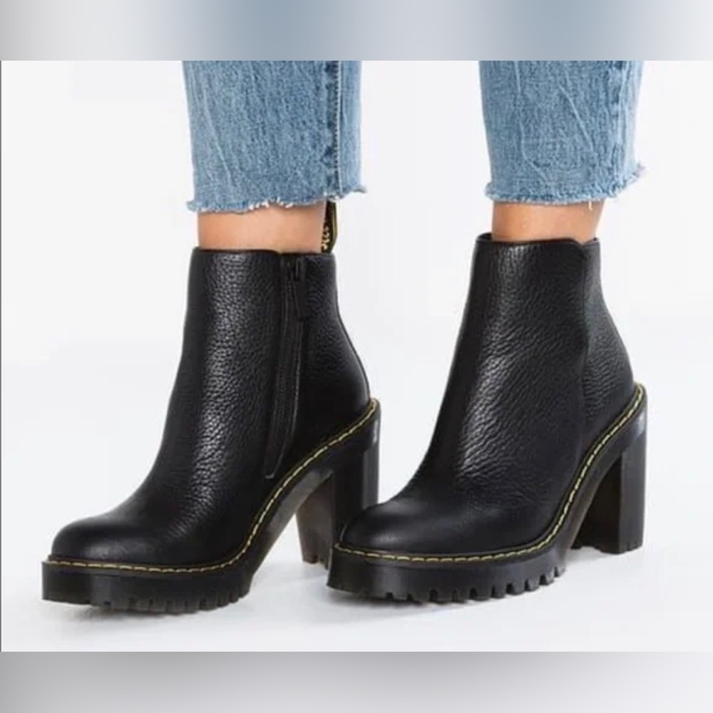 Dr. Martens black Magdalena boots with box